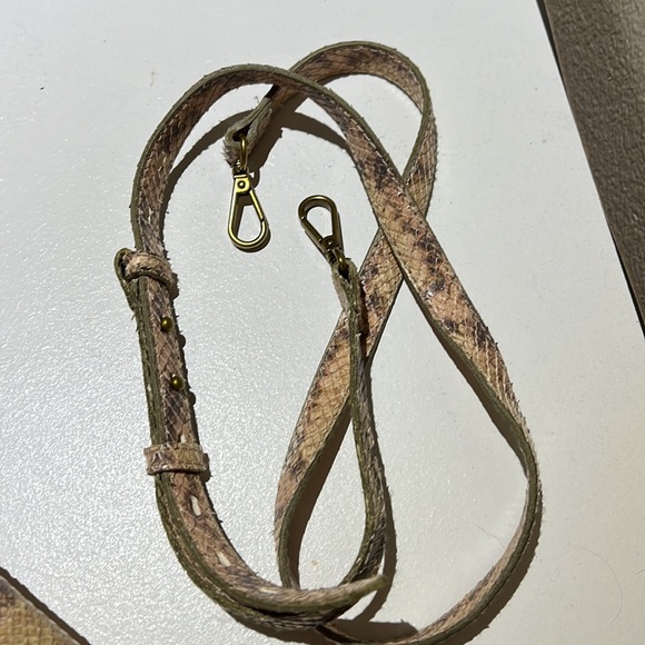 Madewell The Zip-Top Transport Crossbody: Snake Embossed Leather Edition - Picture 11 of 11